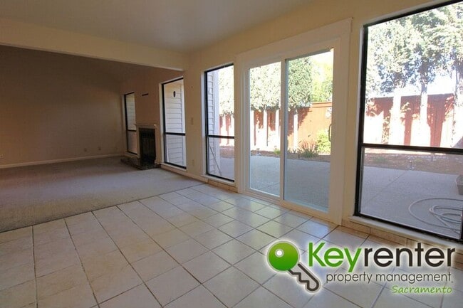 Building Photo - 8021 Sawgrass Cir