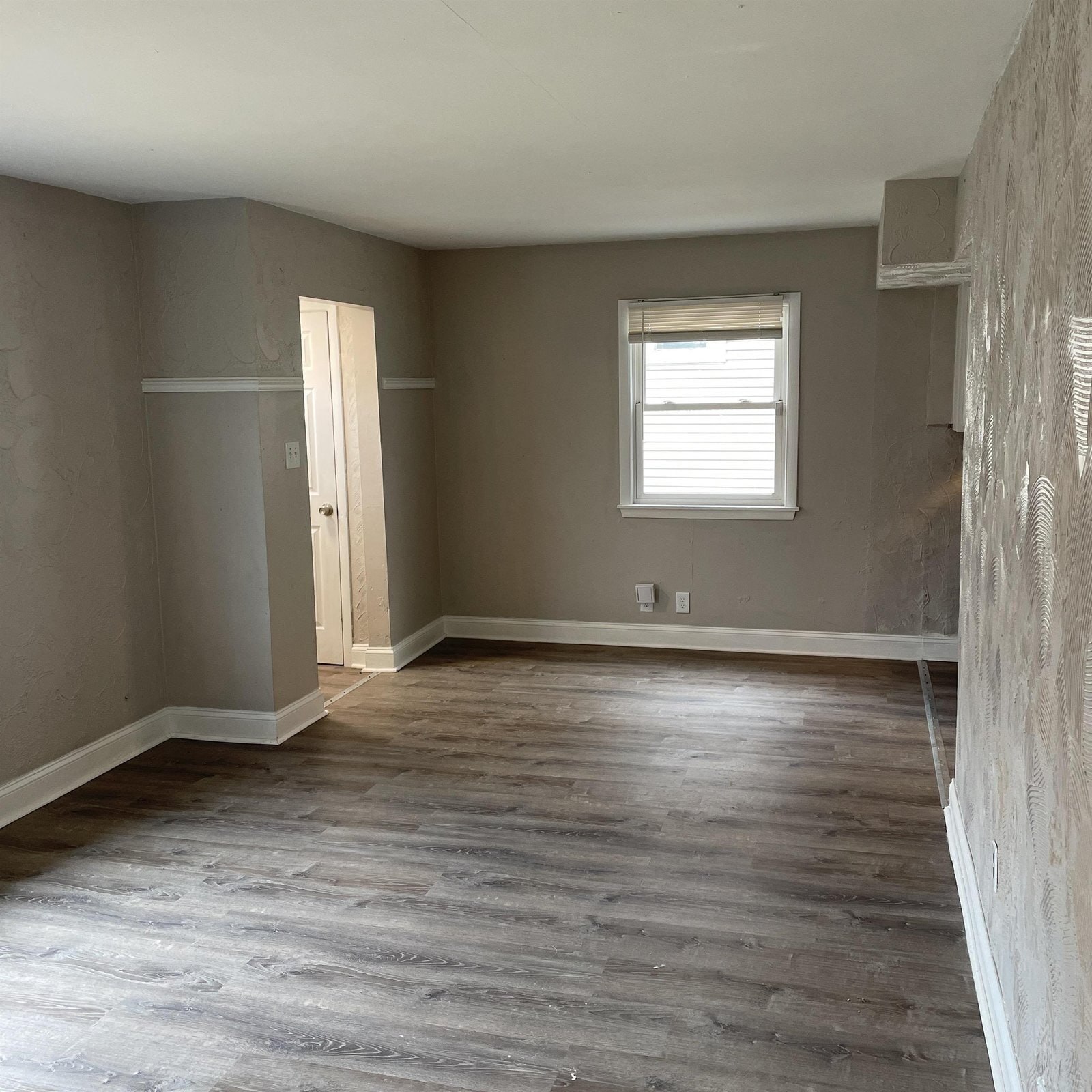 Building Photo - 4031 W Fairmount Ave