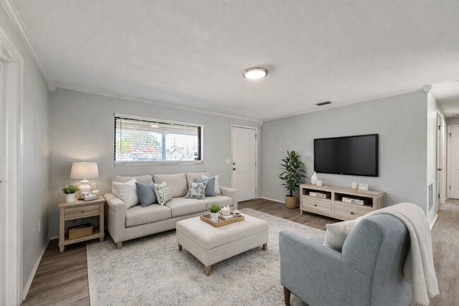 Building Photo - Renovated 4BR/2BA Pool Home in Jacksonville, FL | Fenced Yard | Pets Welcome