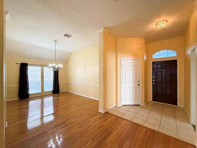 Building Photo - 2931 Quail Hawk Dr