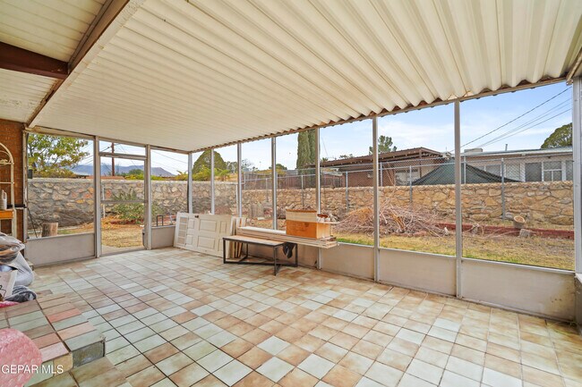Building Photo - 5113 Jerry Dr