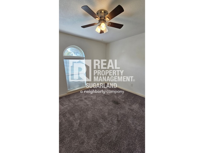 Building Photo - Gorgeous One Story Home in Sugar Land, TX