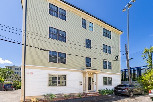 Building Photo - 10 Allen Ct