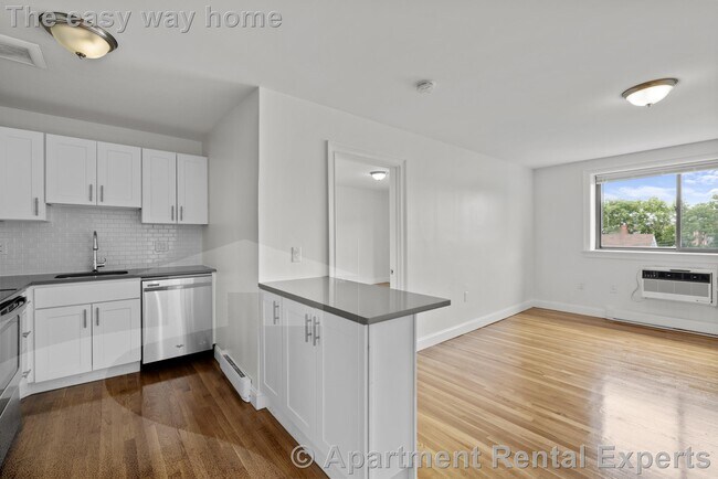 Building Photo - 134 Summer St