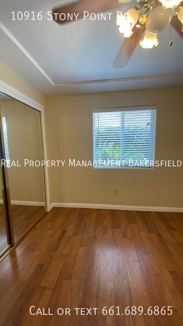 Building Photo - 10916 Stony Point Dr