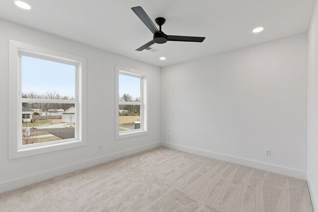 Building Photo - Brand New Home in Old Hickory - Golf Course Views - Pet Friendly