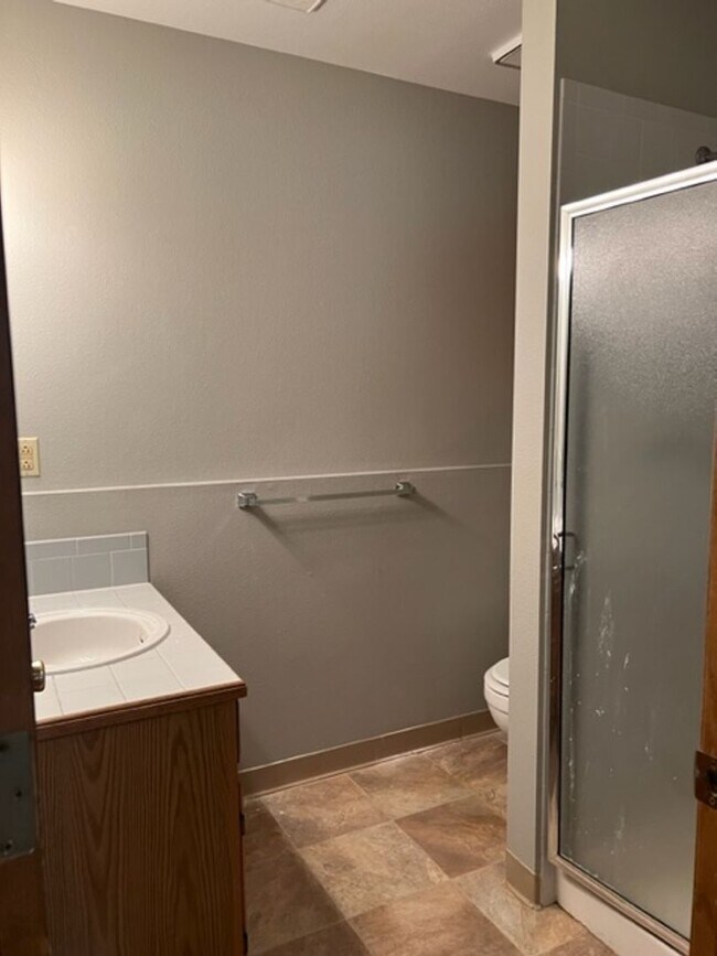 Building Photo - 3 Bedroom, 2.5 Bath Beautiful Ranch Style Home with 3 Car Attached Garage in West Fort Collins, CO