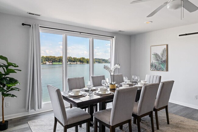 Building Photo - 301 S Front St