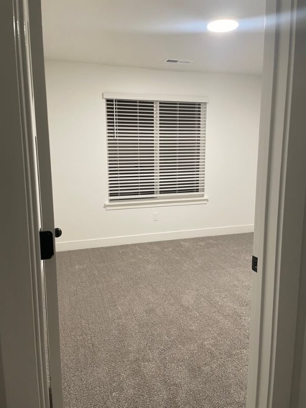 Building Photo - 723 Desert Willow Dr