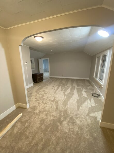 Living - 511 E Franklin St