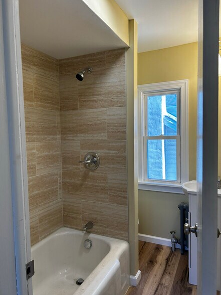 Building Photo - 49 Fallbrook St