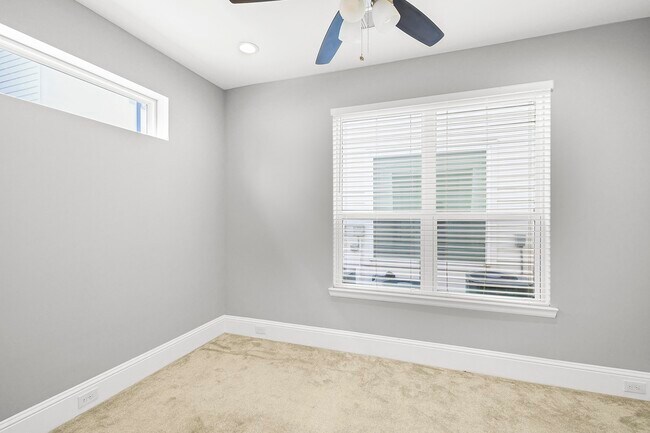 Building Photo - 411 N Nagle St