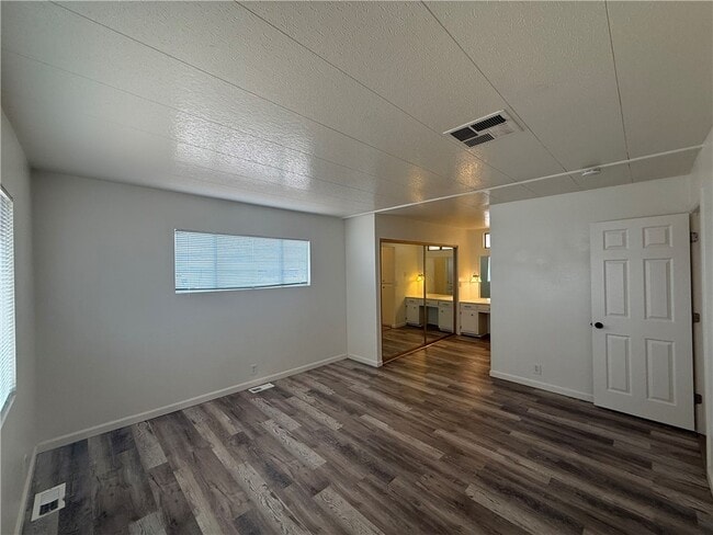 Building Photo - 2995 E Ames Ave