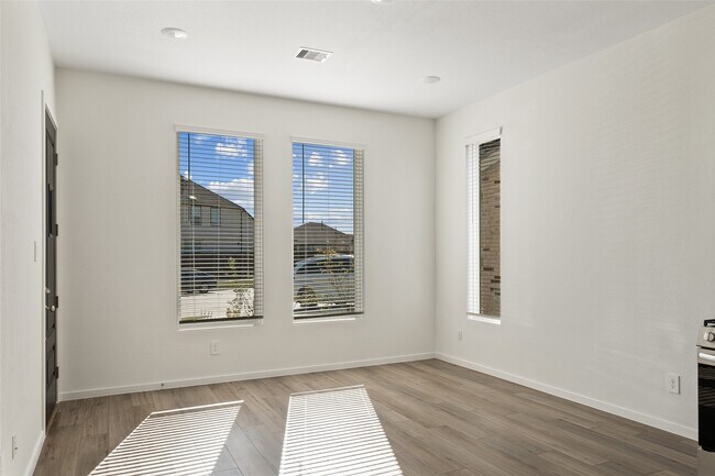 Building Photo - 17754 Pansy Heron Trl