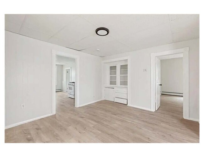 Building Photo - 411 Rathbun St