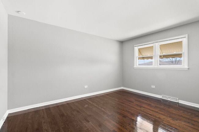 Building Photo - 15445 Dearborn St
