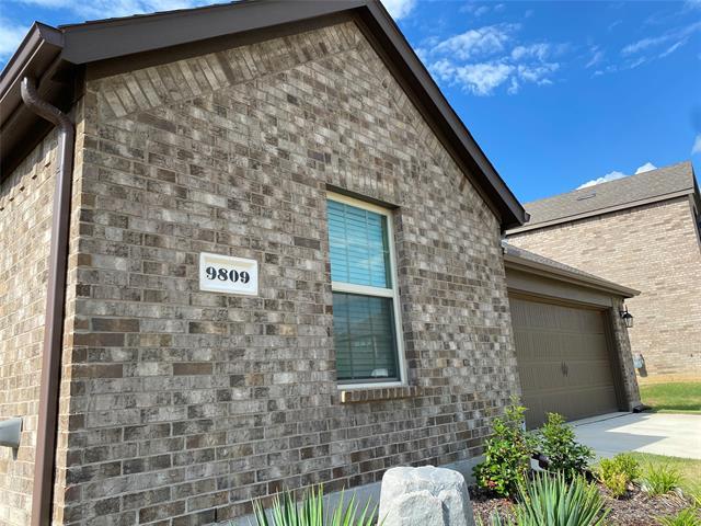 Building Photo - 9809 Autumn Leaves Ln