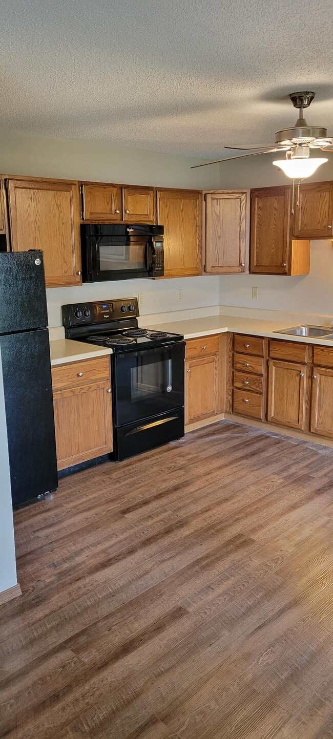 Building Photo - 18 Cherry Tree Ln