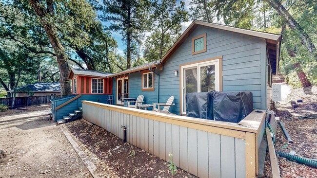Building Photo - 1250 Bentley Dr