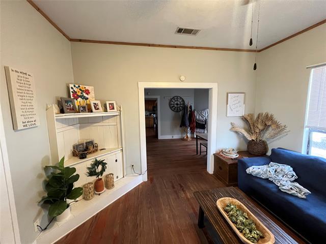 Building Photo - 684 N Graham St