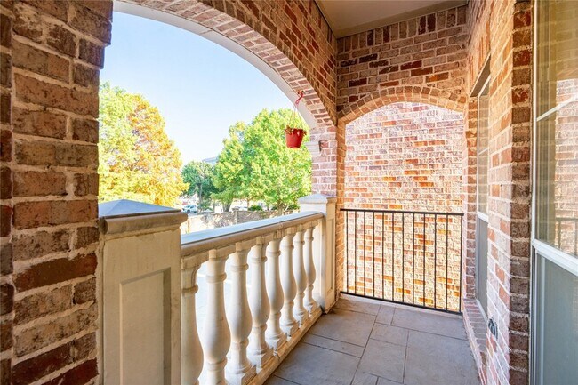 Building Photo - 18119 Frankford Lakes Cir