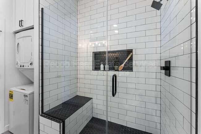 Building Photo - 8353 Ivory Coast Dr