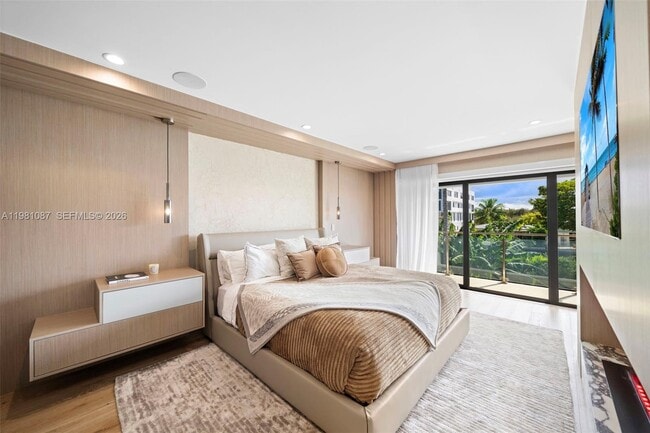 Building Photo - 710 S Shore Dr