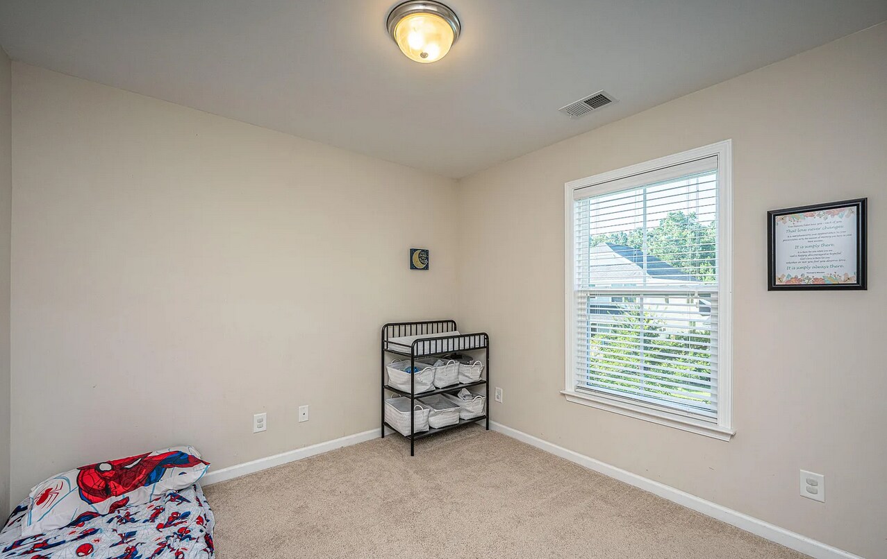 Room3 - 72 Crossandra Ave