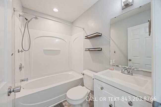 Building Photo - 106 Donovan Ct