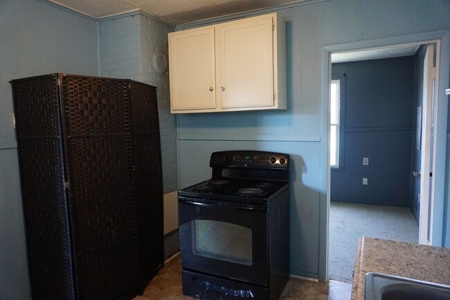 Building Photo - Comfortable One-Level Living in a Prime Location!