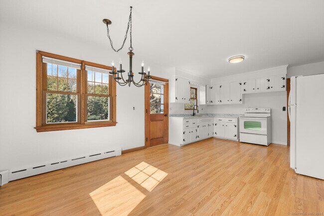 Building Photo - 5 Saviano Ln