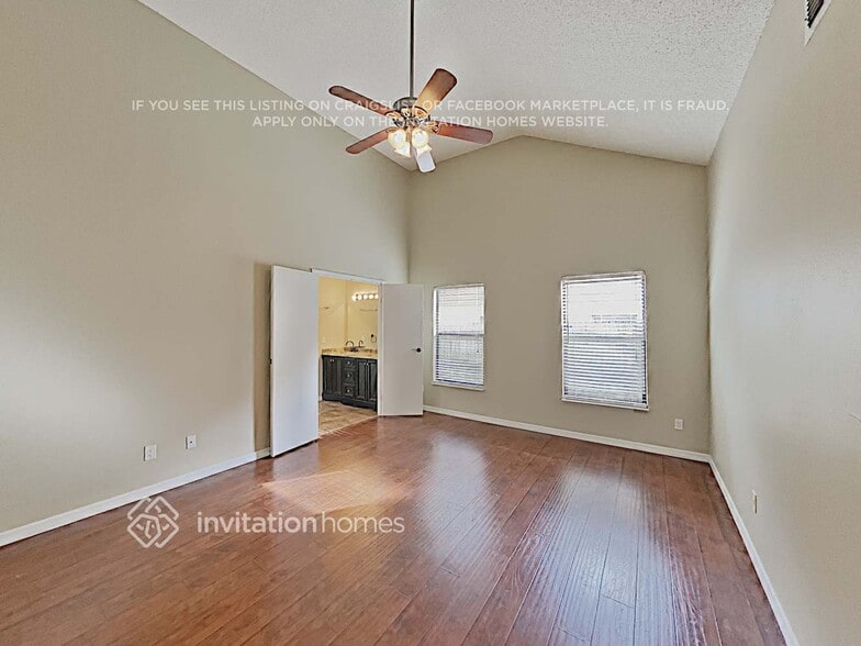 Building Photo - 1563 Oberlin Terrace