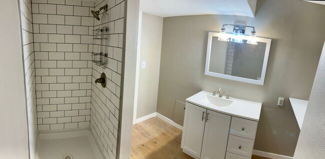 Building Photo - Beautiful 5 Bedroom, 2 bathroom Home