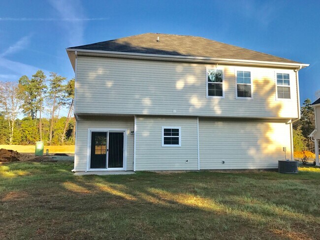 Building Photo - Come view these Luxurious 4 bedroom 2.5 bath w/2 Car Garage 2 Story homes. Located in Salisbury