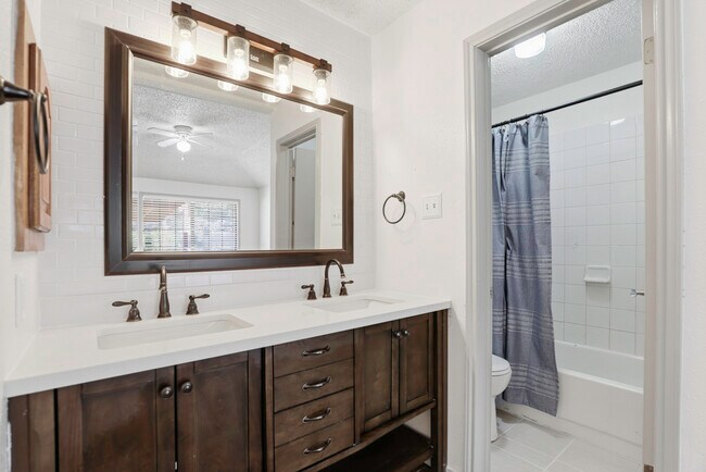 Building Photo - 6315 Forest Village