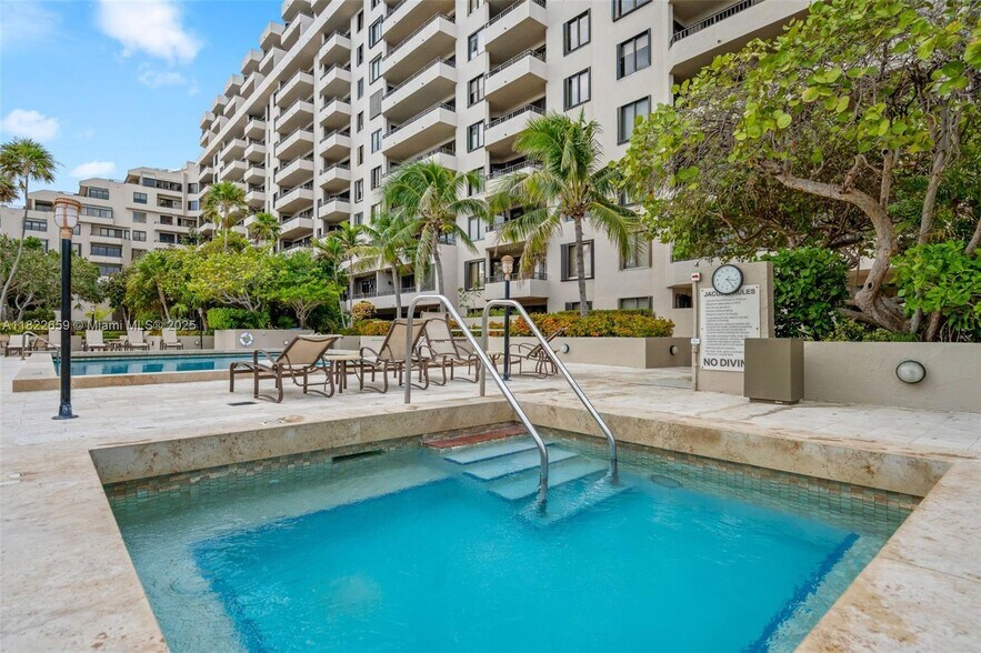 Building Photo - 201 Crandon Blvd