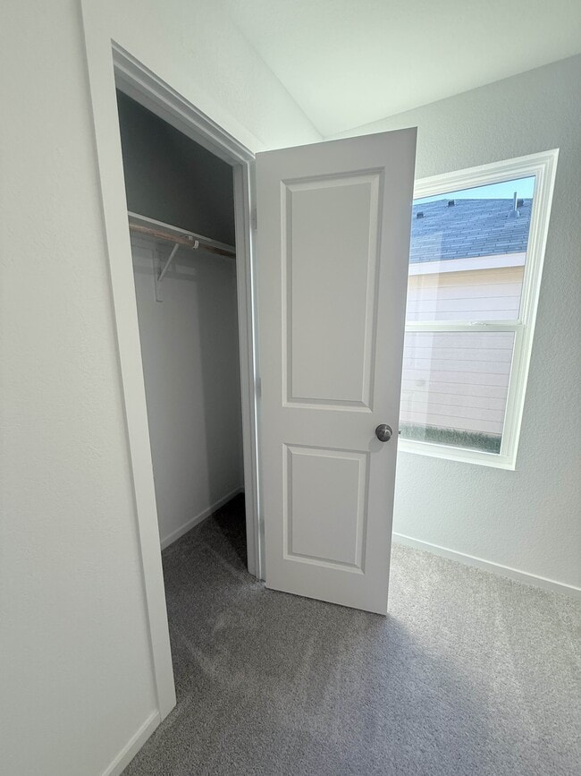 Building Photo - 21602 Cottonwood Mdws Trl