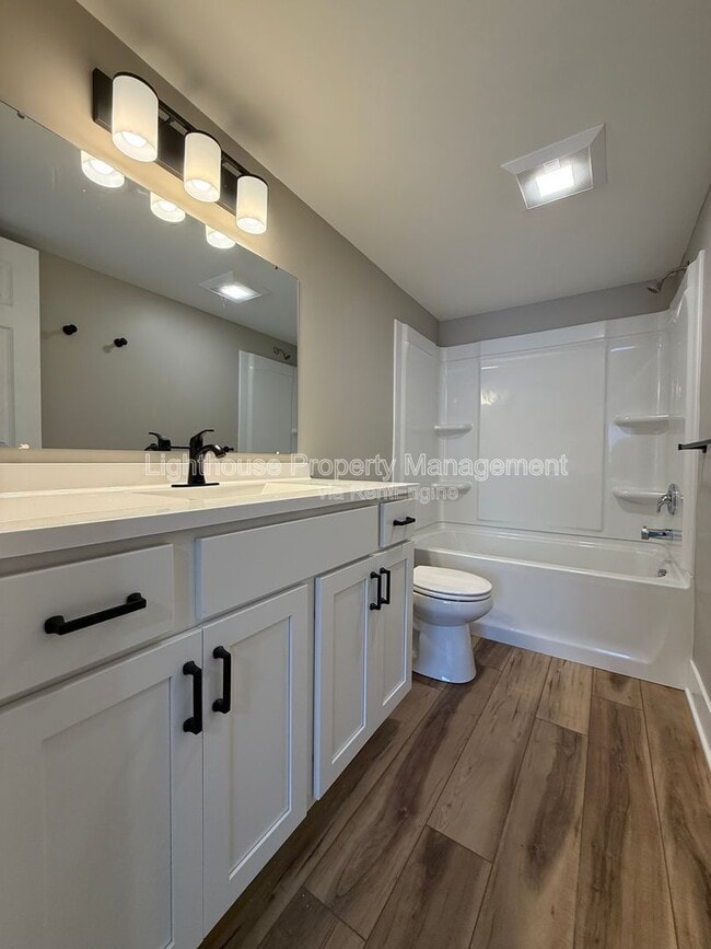 Building Photo - 3325 9th St