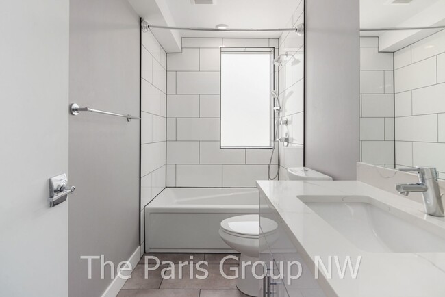 Building Photo - Modern 2BR Columbia City/Hillman City Town...