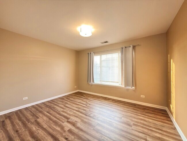 Building Photo - 2263 Daybreak Dr