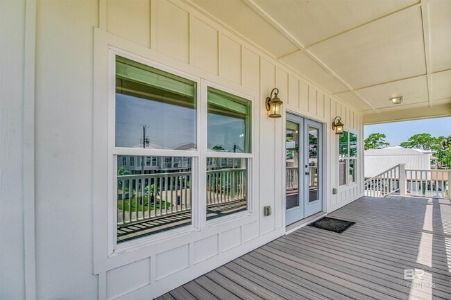 Building Photo - 5601 Bayou St John Ave