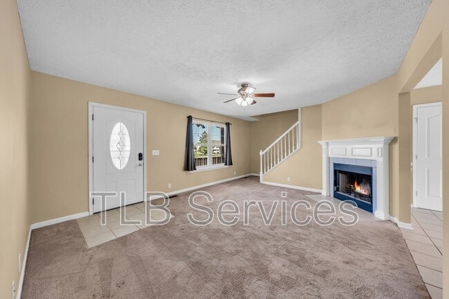 Building Photo - 211 Fall Creek Dr