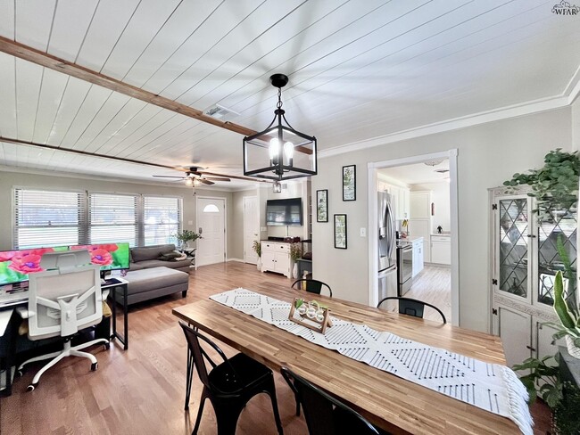 Building Photo - 4722 Florist St