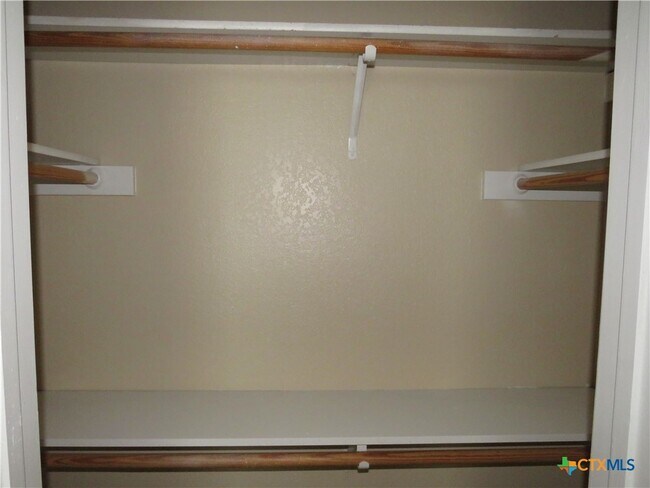 Building Photo - 1602 Benttree Dr