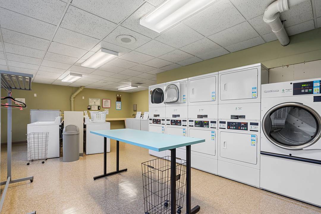 Building Photo - 233 E Erie St