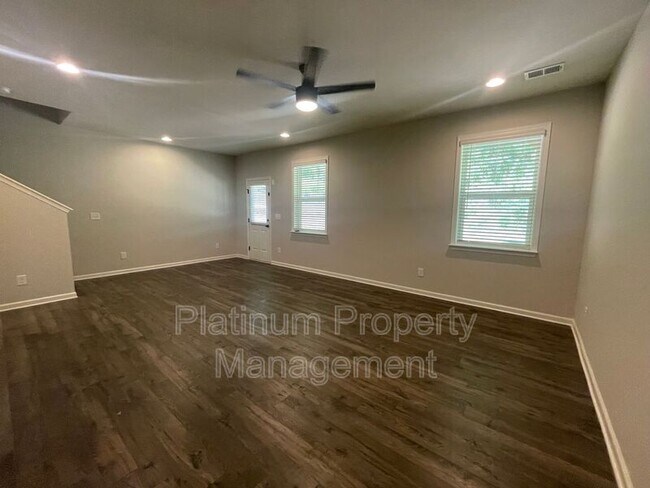 Building Photo - 1631 Venture Pt Wy