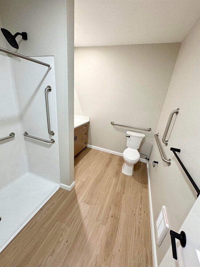 Building Photo - 15 Mountain Rd