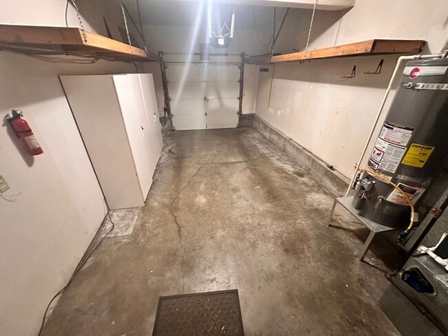 Building Photo - Charming Bellevue Rental – Available May 1st!