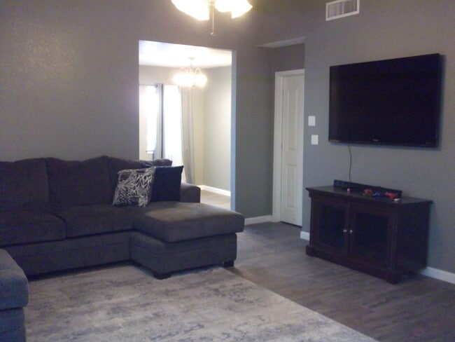 Building Photo - 4020 Tierra Inez Pl