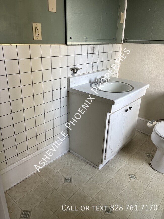 Building Photo - 31 Lucerne Ave